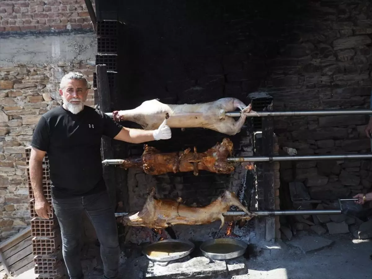 Bozdoğan'da Coğrafi İşaretli Oğlak Çevirme Kebabı Tanıtıldı