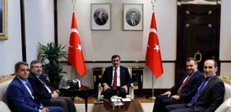 Öz Finans İş Sendikası Genel Başkanı Ahmet Eroğlu, Cumhurbaşkanı Yardımcısı Cevdet Yılmaz'ı ziyaret etti