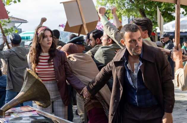 Dilek Taşı dizisi konusu nedir, oyuncuları kimler? Dilek Taşı dizisi uyarlama mı, hangi dönemi anlatıyor, dizi hangi tarihte geçiyor?