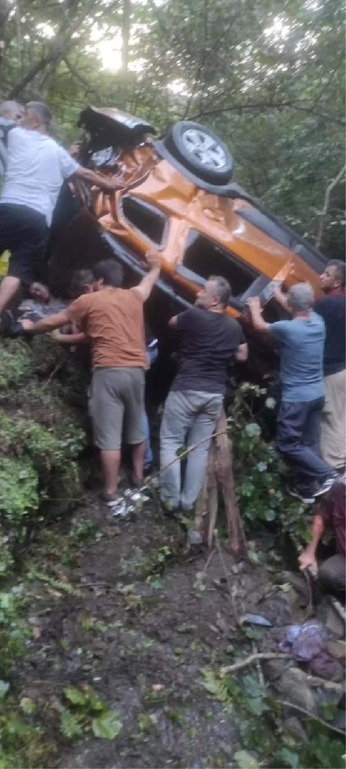 Giresun'da Otomobil Dereye Yuvarlandı: 1 Ölü, 3 Yaralı