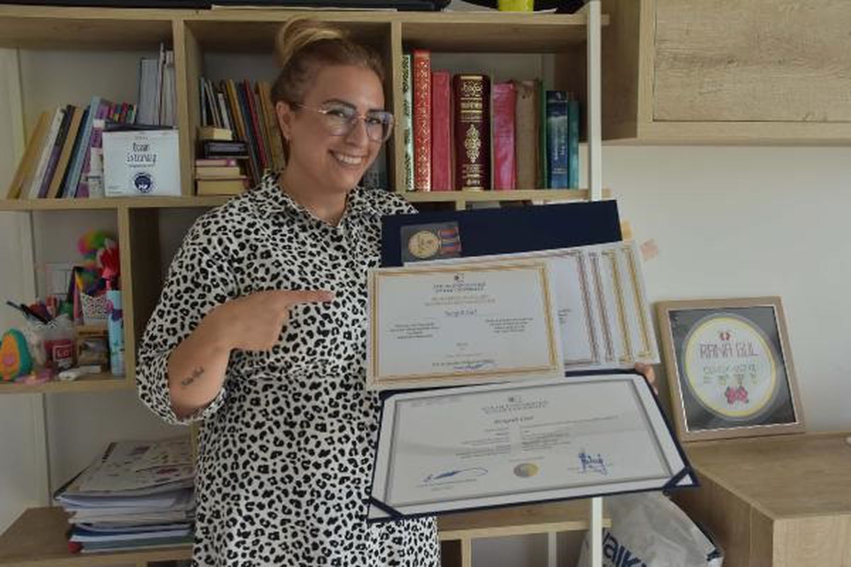 Ailesinin İzin Vermemesine Rağmen Hukuk Fakültesini Bitiren Songül Arslan, Hakimlik Hayaline Kavuştu