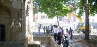 Kırşehir Belediyesi Melik Gazi Türbesi'nde düzenleme çalışması başlattı