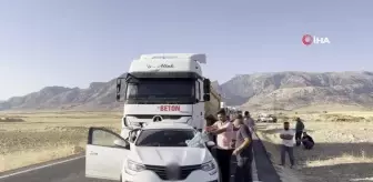 Şırnak'ta tırın çarptığı otomobilde 1 kişi hayatını kaybetti