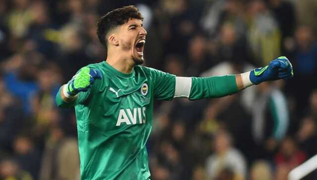 Altay Bayındır, Premier Lig devinin formasını giyiyor! Fenerbahçe, 7 milyon euroya yakın para kazanacak Altay Bayındır, Premier Lig devinin formasını giyiyor! Fenerbahçe, 7 milyon euroya yakın para kazanacak