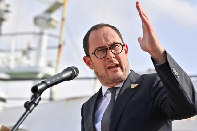 Belçika Adalet Bakanı'nın misafirleri polis minibüsüne tuvaletlerini yaptı, soruşturma başlatıldı