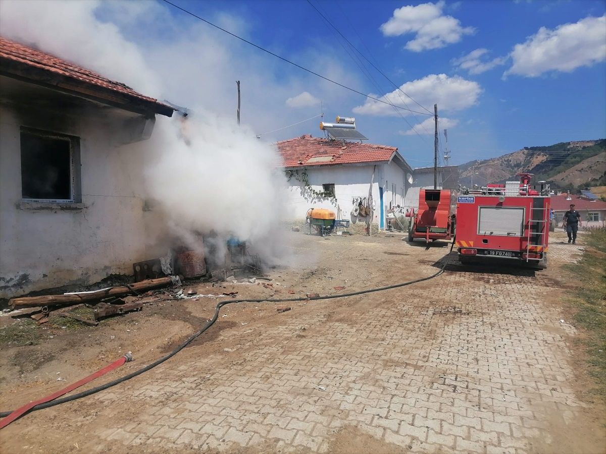 Çorum'da tüp patlayan evde hasar oluştu
