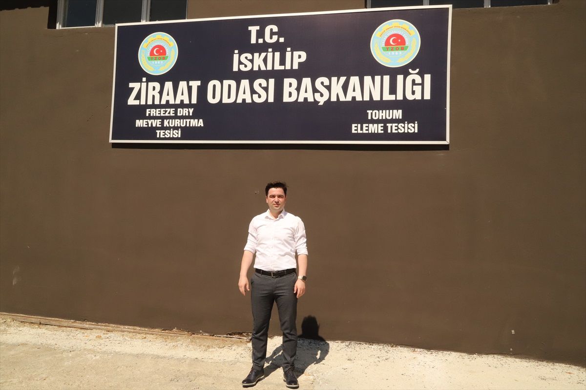 İskilip Kaymakamı, Meyve Kurutma Tesisi'nde İskilip çileğini dünya pazarına açmayı hedefliyor