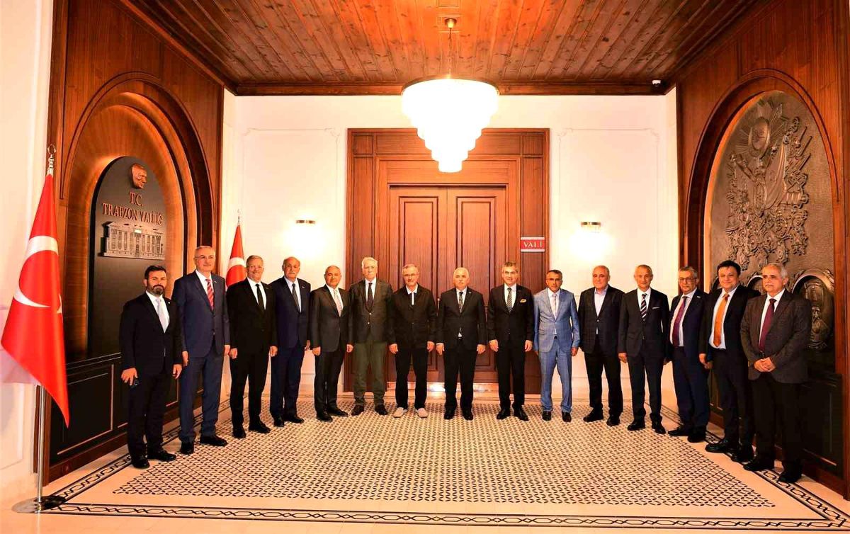 OSBÜK Başkanı Memiş Kütükcü, Vali Aziz Yıldırım'ı ziyaret etti