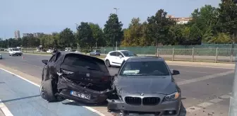 Pendik'te Otomobil Kazası: 2 Kişi Yaralandı