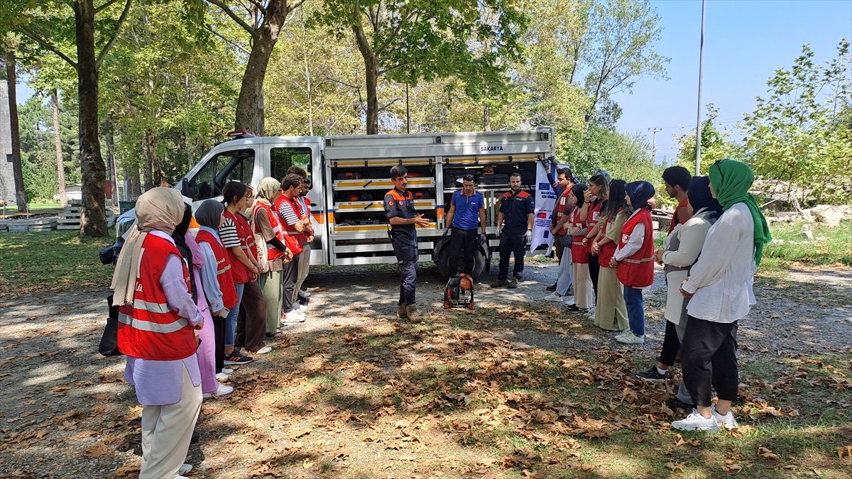 Sakarya'da Gençlere Afet Eğitimi Veriliyor