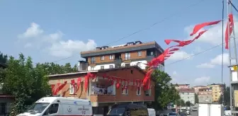 Şehit Piyade Uzman Çavuş Ali Demir'in babaevi Türk bayraklarıyla donatıldı