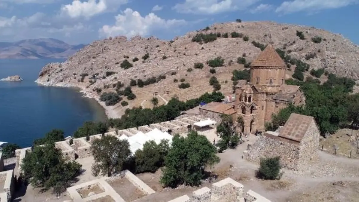 Akdamar Kilisesi'nde 11. Ayin İçin Hazırlıklar Başladı
