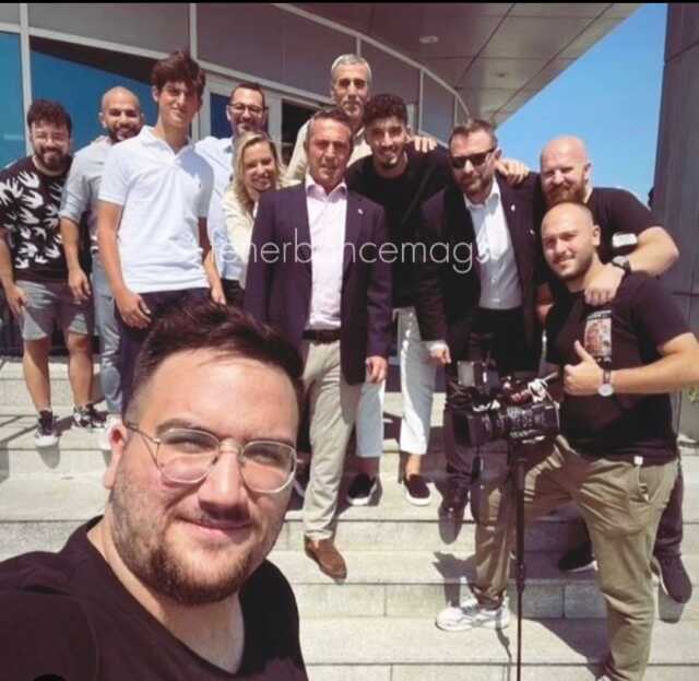 Altay Bayındır, Manchester United'da! Havaalanından Ali Koç uğurladı