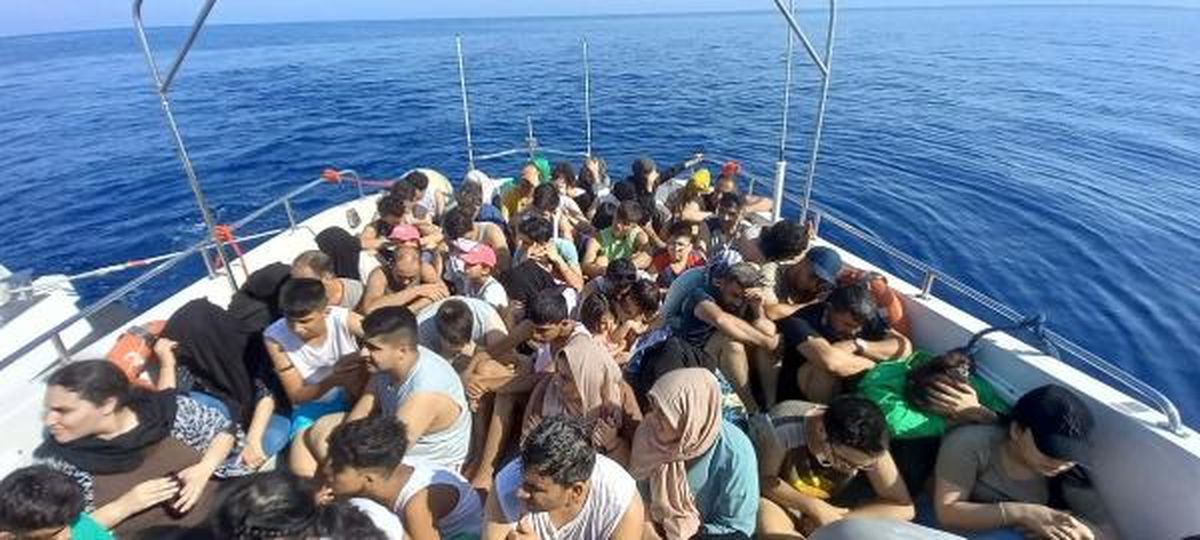 Yunanistan Unsurlarınca Türk Kara Sularına Geri İtildikten Sonra Kurtarılan 121 Kaçak Göçmen
