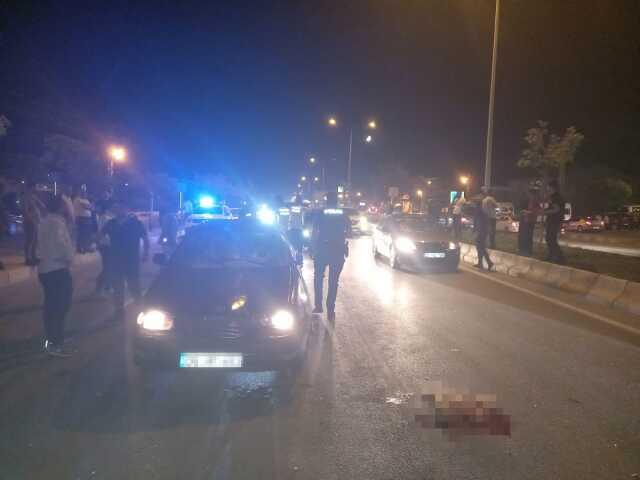 Düğün salonundan çıkan çifti kaza ayırdı