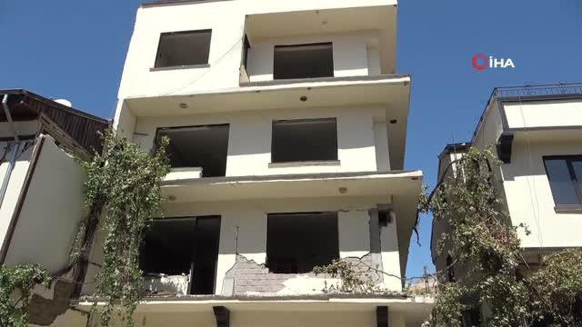 Peş peşe depremlerle sarsılan Yeşilyurt'ta endişeli bekleyiş