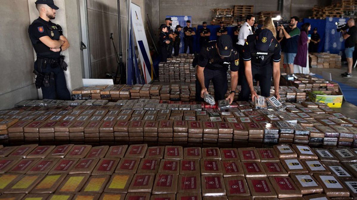 Ülke tarihine geçti! Muz konteynerlerinin içinde 9,4 ton kokain ele geçirildi