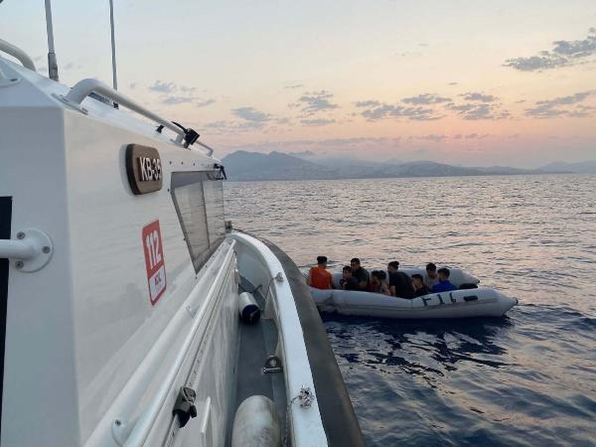 Bodrum'da Yunanistan tarafından geri itilen 43 kaçak göçmen kurtarıldı