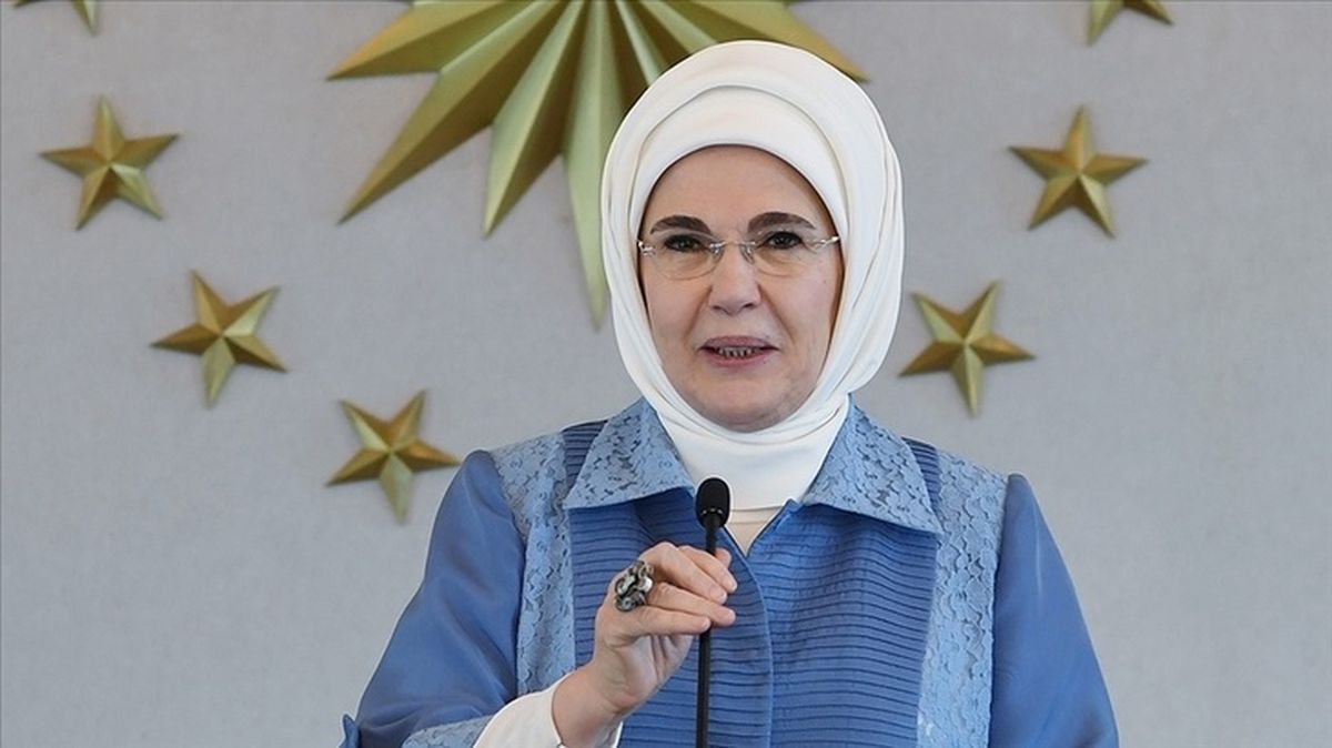 Emine Erdoğan, Malazgirt Zaferi'ni kutladı: Ruhu, gelecek nesillerimize kılavuz olmaya devam edecek