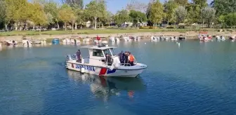 İznik Gölü'nde Serinlemek İçin Tekneden Atladı, Kayboldu