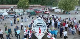 İnebolu Limanı'nda Denk Kayığı Törenle Denize İndirildi