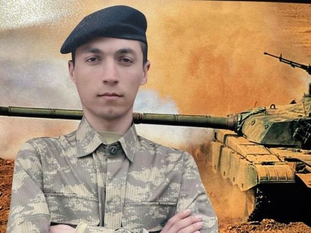 Pençe-Kilit Harekatı bölgesinde bir asker şehit oldu Pençe-Kilit Harekatı bölgesinde bir asker şehit oldu