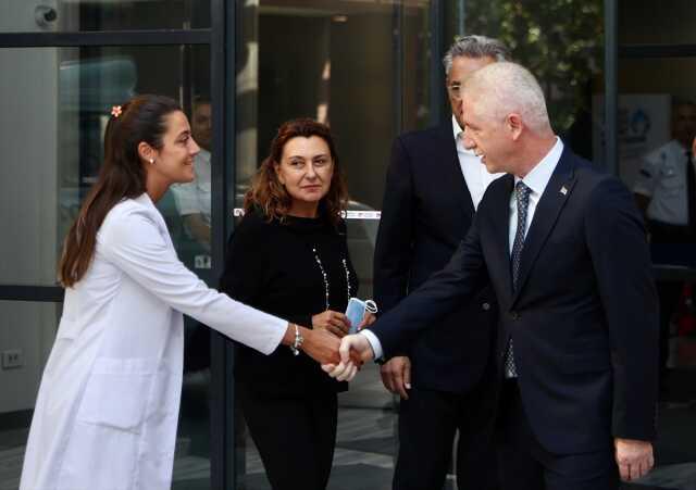 Yunanistan'da deniz kazası geçiren Sabancı çiftinin son durumları Yunanistan'da deniz kazası geçiren Sabancı çiftinin son durumları