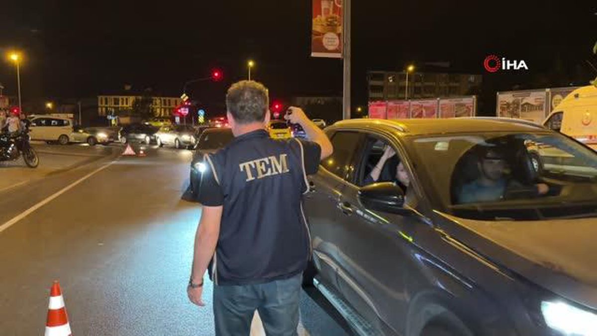 Düzce'de Eş Zamanlı Uygulamada Yüzlerce Kişi Kontrol Edildi