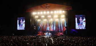 Fanta Fest kapsamında Edis, Ceza ve Güneş Adana'da konser verdi