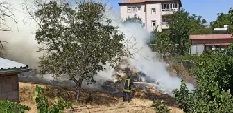 Kayseri Yahyalı'da Saman Balyalarının Bulunduğu Alanda Yangın Çıktı