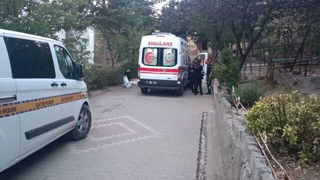 Kırıkkale'de Kadın Eşiyle Yakaladığı Adamı Vurarak Öldürdü