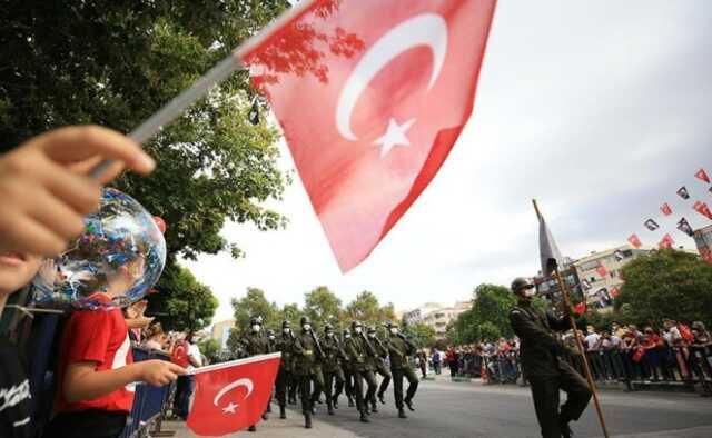 30 Ağustos Zafer Bayramı resmi tatil mi? 30 Ağustos Çarşamba günü tatil mi, yarım gün mü olacak? 30 Ağustos Zafer Bayramı resmi tatil mi? 30 Ağustos Çarşamba günü tatil mi, yarım gün mü olacak?