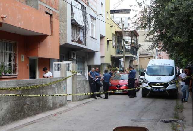 76 yaşındaki adam, kanser hastası karısını sırtından vurarak öldürdü 76 yaşındaki adam, kanser hastası karısını sırtından vurarak öldürdü