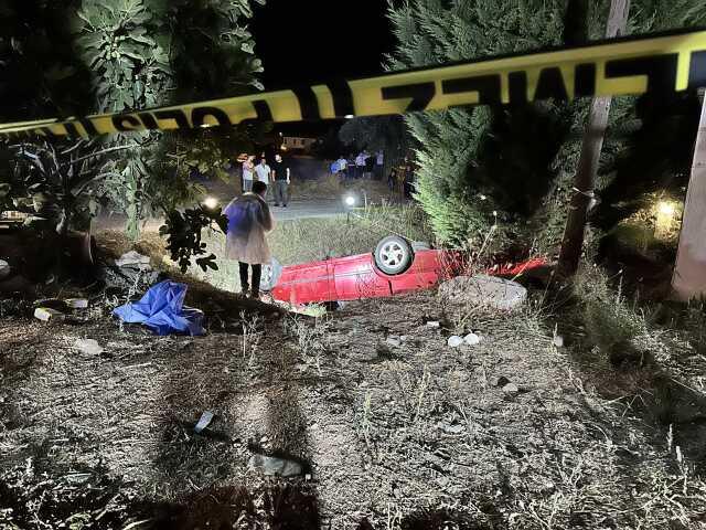 Akhisar'da kontrolden çıkan araç dehşet saçtı: 3 ölü Akhisar'da kontrolden çıkan araç dehşet saçtı: 3 ölü