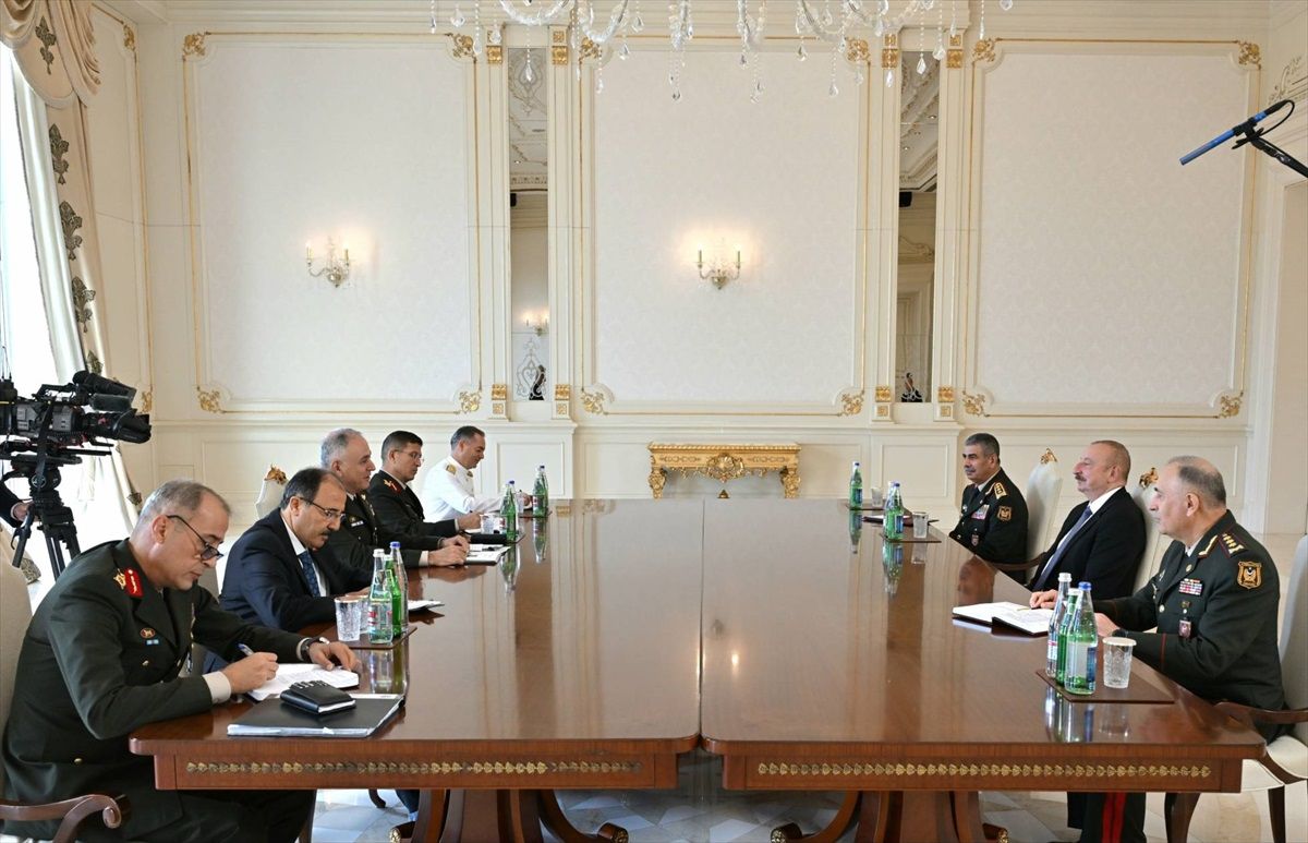 Azerbaycan Cumhurbaşkanı İlham Aliyev, Genelkurmay Başkanı Orgeneral Metin Gürak'ı kabul etti