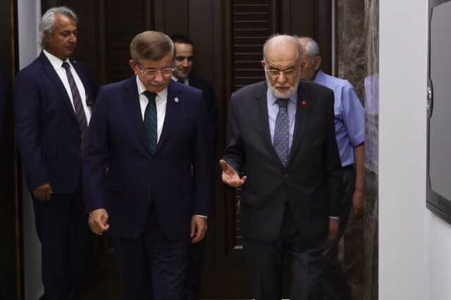 Davutoğlu, Karamollaoğlu'nu ziyaret etti