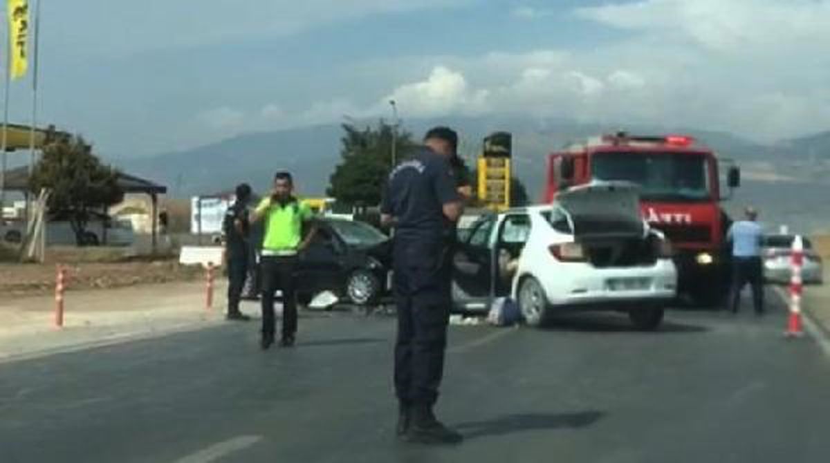 Nurdağı'nda Otomobil Kazası: 5 Kişi Yaralandı