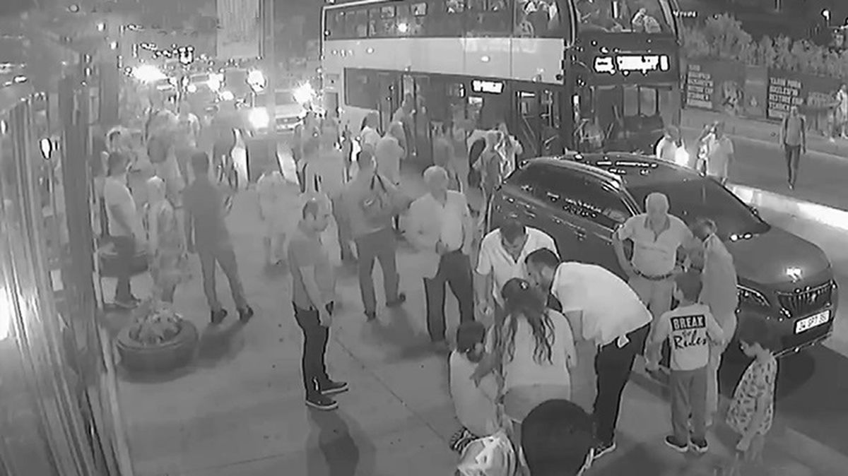 İETT otobüsü şoförüne biber gazlı saldırı! Fenalaşan yolcular kendini kaldırıma attı