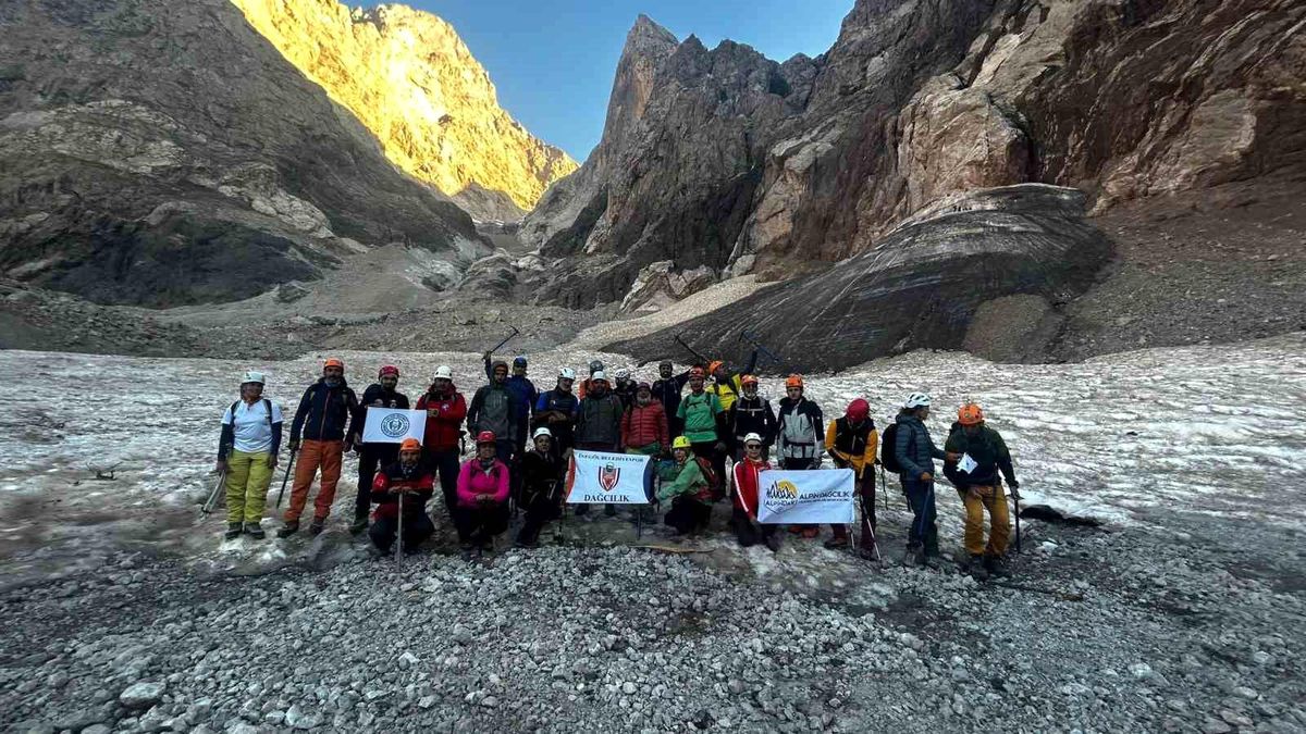 TDF 2023 Kar ve Buz Tırmanış Eğitimleri Hakkari Cilo Dağlarında Yapıldı