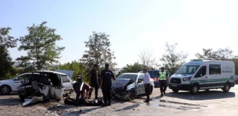 Gaziantep'te kafa kafaya çarpışan otomobillerde 1 ölü, 5 yaralı