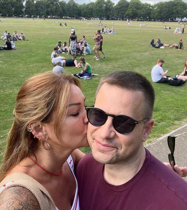 Pınar Altuğ, kocası için yapılan 'Kadın eteğinde para kazanmıyor' yorumuna sessiz kalmadı Pınar Altuğ, kocası için yapılan 'Kadın eteğinde para kazanmıyor' yorumuna sessiz kalmadı