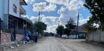 Saray Belediyesi İstiklal Caddesi'nde yol çalışmalarına devam ediyor