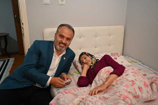 Asırlık çınardan hayır duası Asırlık çınardan hayır duası