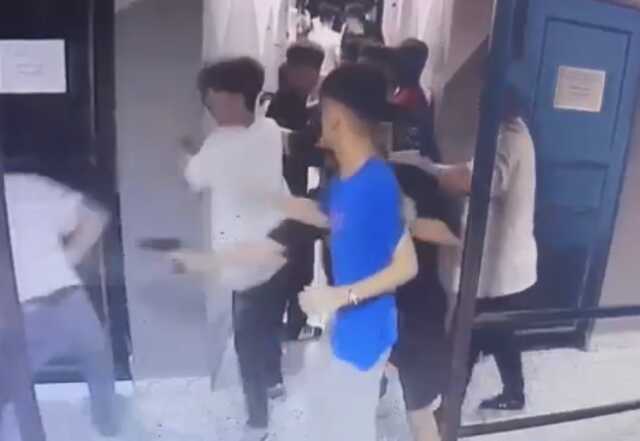 Bağcılar'da Halı Sahada Silahlı Yaralama Olayı: 2 Şahıs Tutuklandı