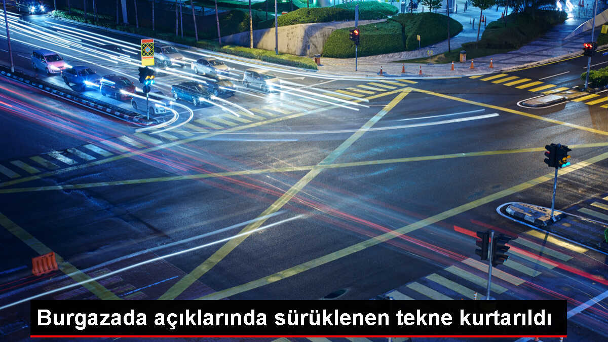 Burgazada açıklarında sürüklenen tekne kurtarıldı