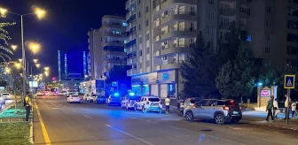 Diyarbakır'da otomobil çarpması: Baba ile 2 çocuk yaralandı