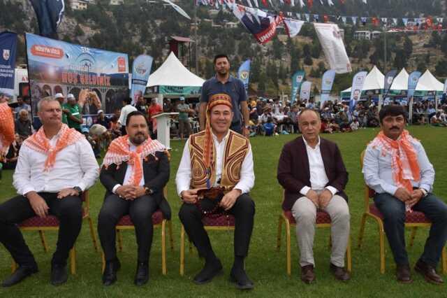 Kızıldağ Karakucak Güreşleri'nin gelecek yıl ağası Devlet Bahçeli olacak Kızıldağ Karakucak Güreşleri'nin gelecek yıl ağası Devlet Bahçeli olacak