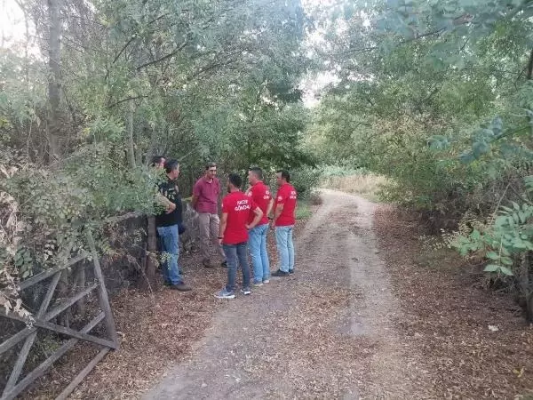Esrarengiz bir şekilde ortadan kaybolan ekonomist Korhan Berzeg'in köpeği 'Tina', aile dostunun evinin yakınında bulundu Esrarengiz bir şekilde ortadan kaybolan ekonomist Korhan Berzeg'in köpeği 'Tina', aile dostunun evinin yakınında bulundu
