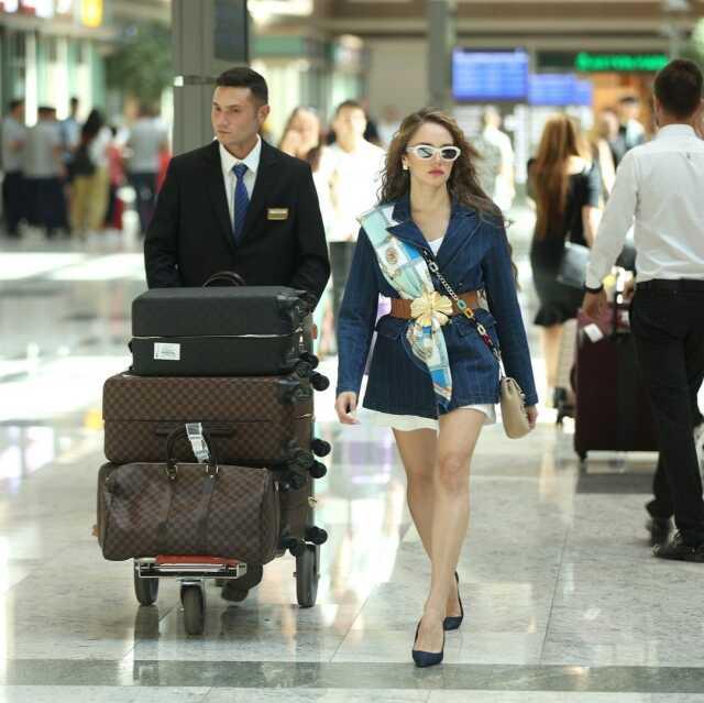 Kurtlar Vadisi ekibinden yeni dizi! Ünlü isimlerin yer aldığı Hudutsuz Sevda'dan ilk fragman geldi Kurtlar Vadisi ekibinden yeni dizi! Ünlü isimlerin yer aldığı Hudutsuz Sevda'dan ilk fragman geldi