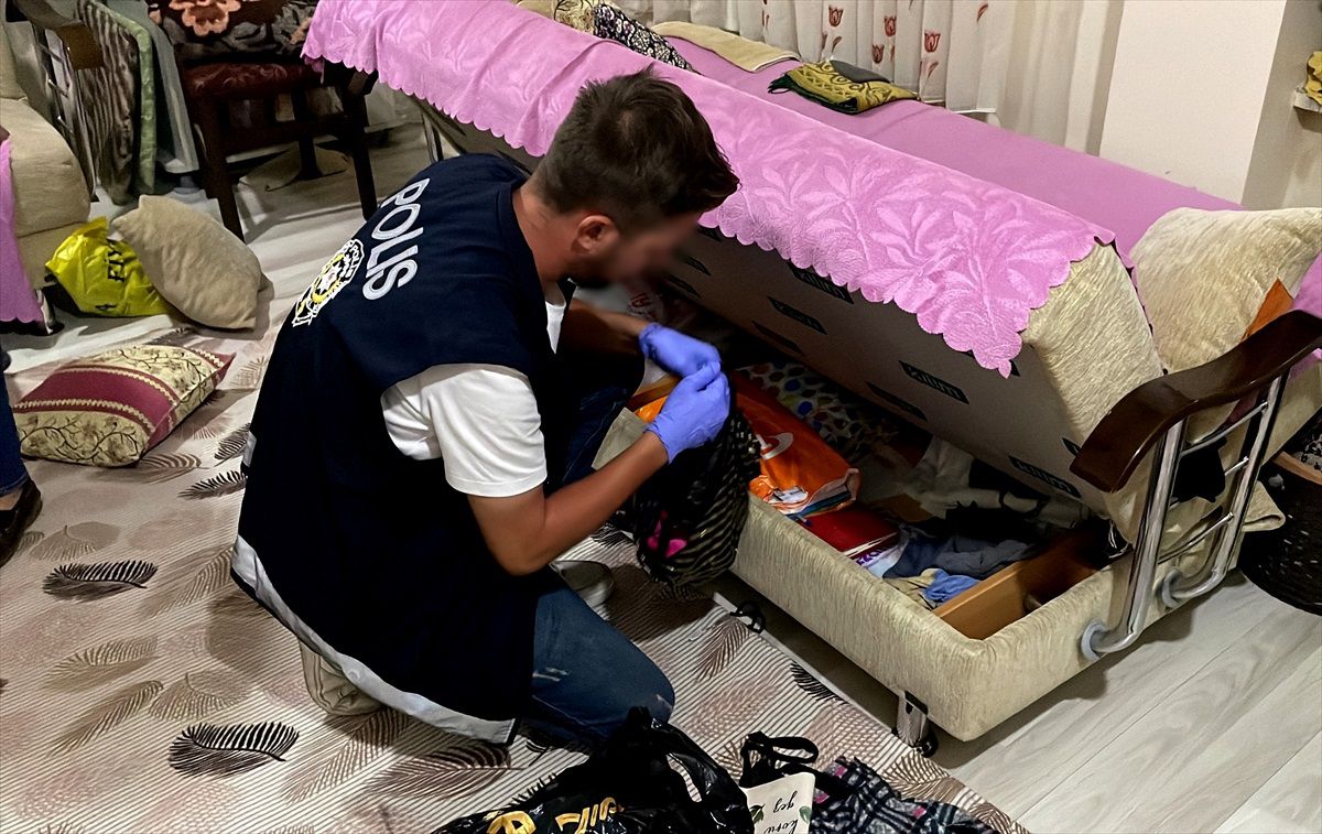 Kütahya'da Uyuşturucu Partisi Düzenleyen 4 Şüpheli Gözaltına Alındı